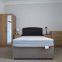 Lovely Large Double Room Available!!! Main Photo