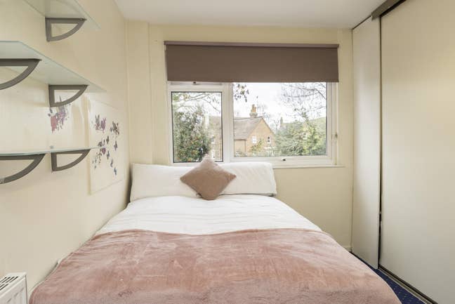 Double Room Available – Freshly Redecorated Main Photo