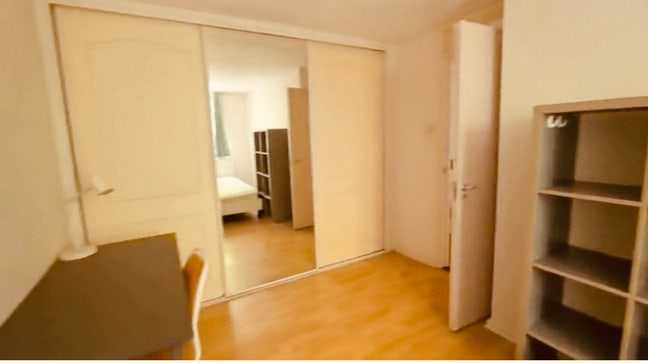 Large Bright Room in Spacious Duplex – 10min Walk  Main Photo