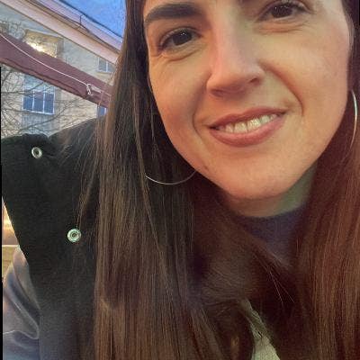 Professional Female seeks a double room Main Photo