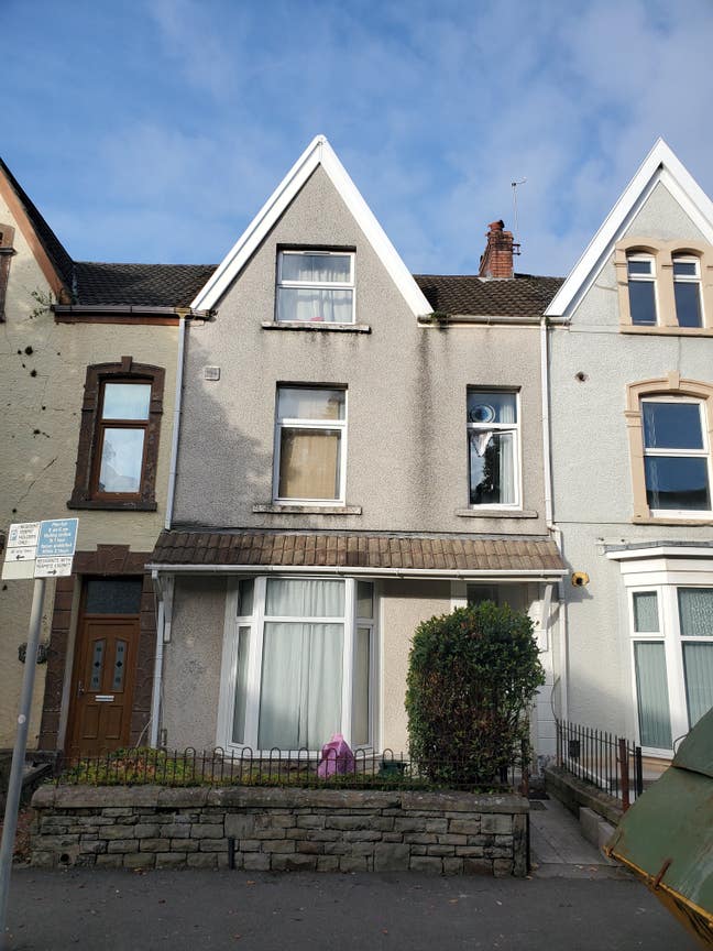 Spacious & Furnished Double room SA1 Main Photo