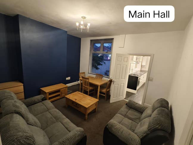 Spacious living house M14 Main Photo