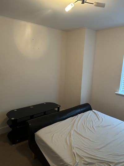 Double bed room for let in a serene environment  Main Photo