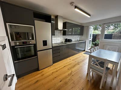Double Room | Friendly 5Bed House in Mile End Main Photo