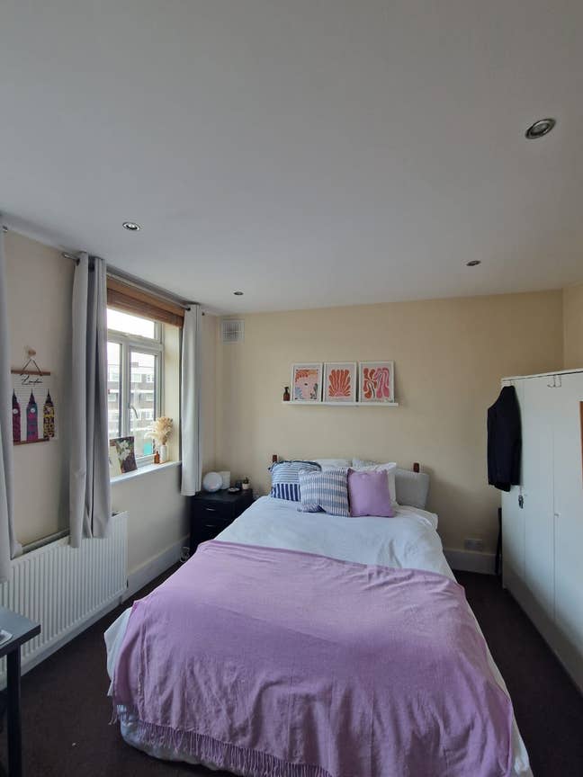 Spacious bright room in lovely maisonette :) Main Photo