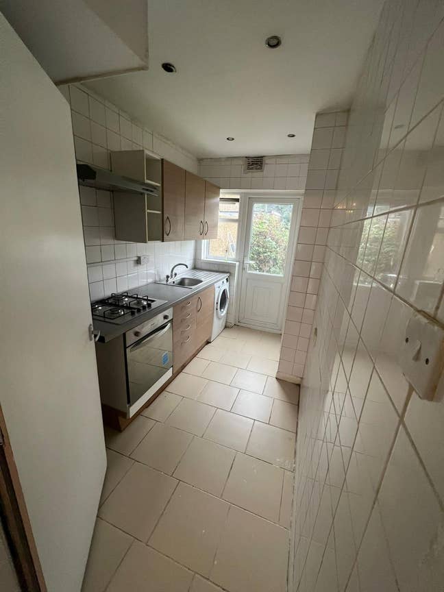 Cheap Box Room Main Photo