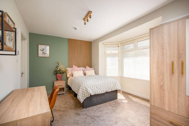 🌟📍Cowley 🏃Pure Gym 🏋️ Supermarkets  🛒🌟  Main Photo