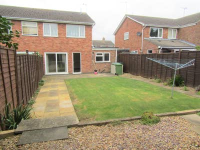 Fantastic 3 Bedroom House in 5 Woodward Close PE7 Main Photo
