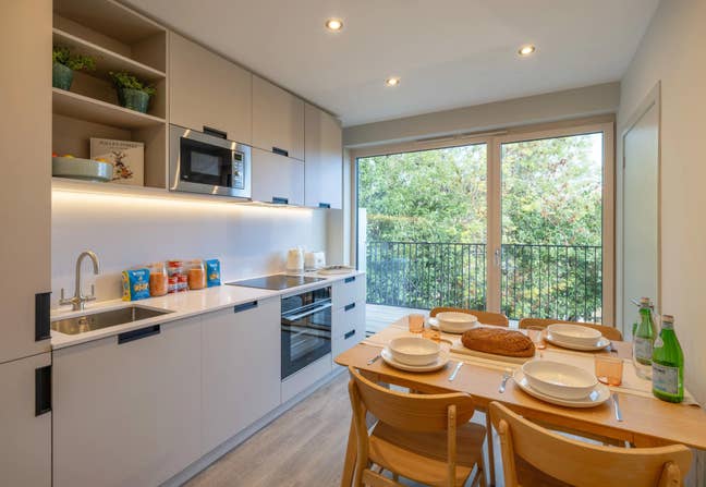 Brand New En-suite Available In Southfields  Main Photo