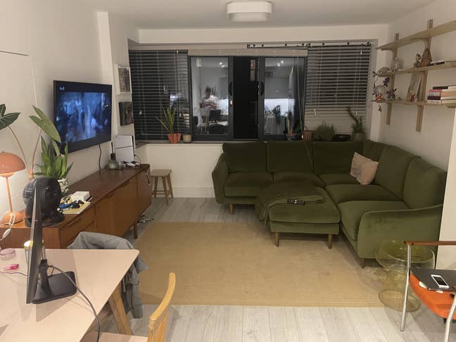 Double room available in Columbia Road apartment Main Photo