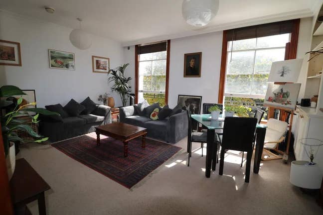 One Bedroom Flat in SW11 Main Photo