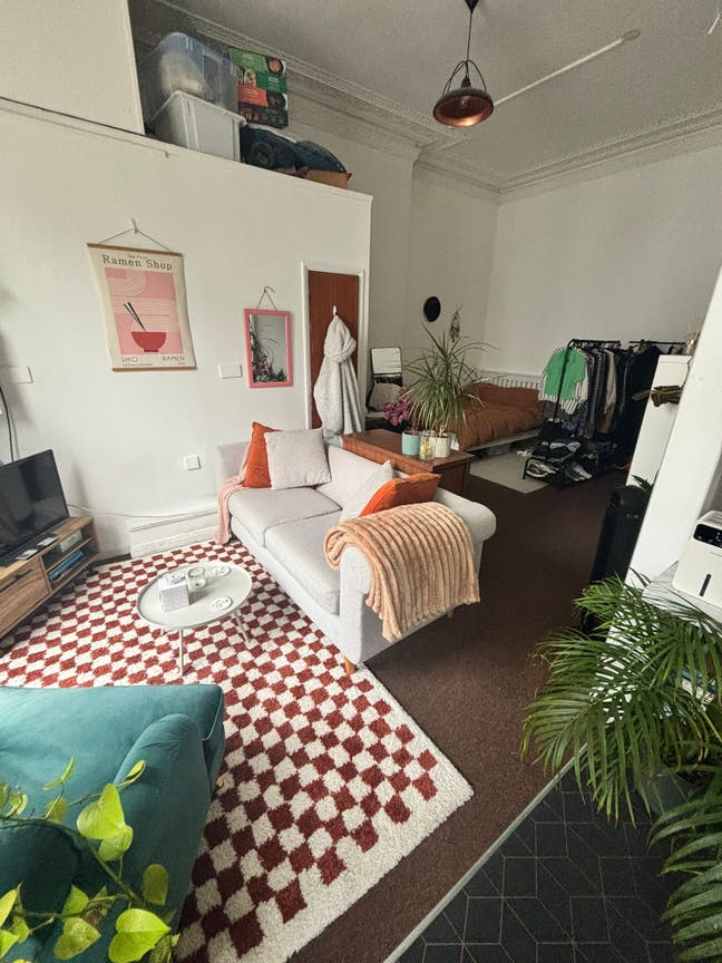 Spacious studio in Brighton (Council Tax & Water) Main Photo