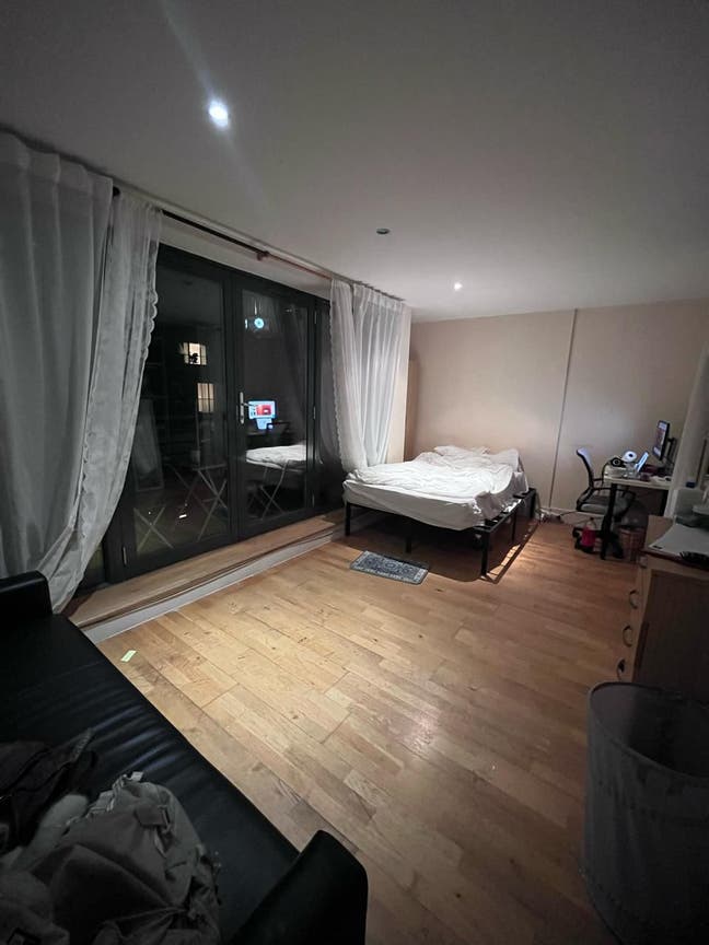 Huge Double Room With Balcony Near Limehouse DLR Main Photo