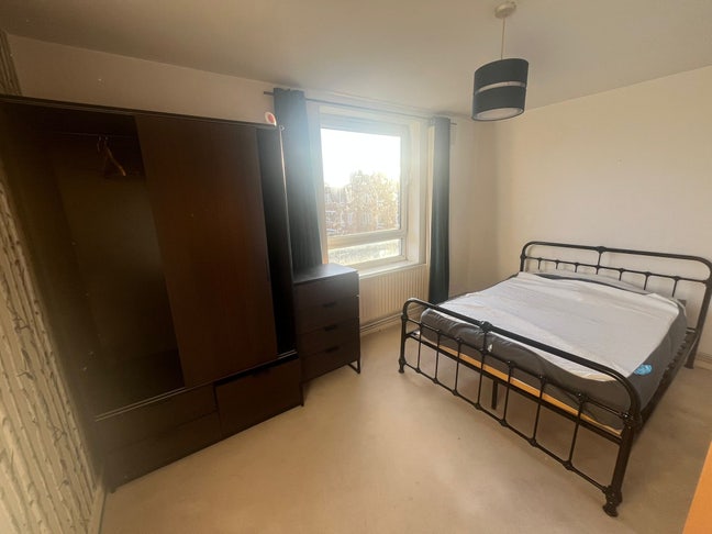 Large Double Room in South Wimbledon Main Photo