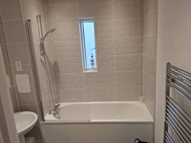 Room to let  Main Photo