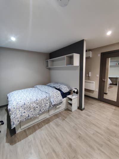 Modern Studio – Monument House, Newcastle center Main Photo