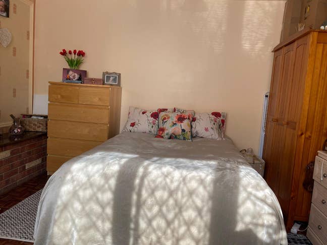 Double Room with own  bathroom bills Included Main Photo