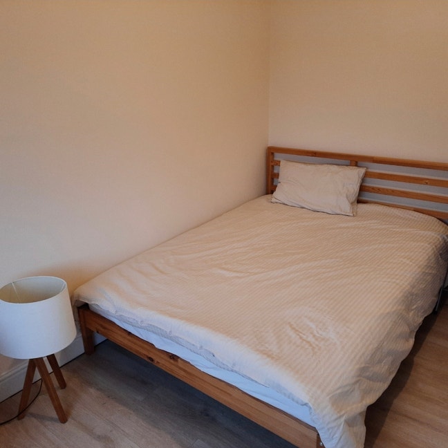 Double Room Available to move in straight away Main Photo