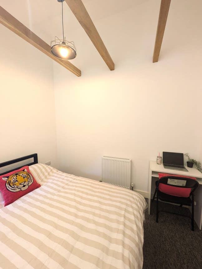 New refurb - Close to town centre and city links Main Photo