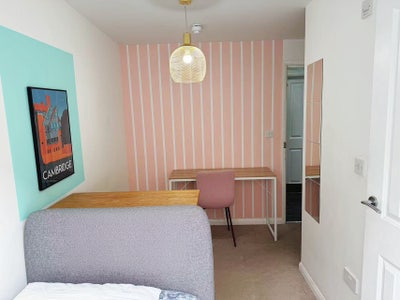 A cosy single ensuite room in the centre Main Photo