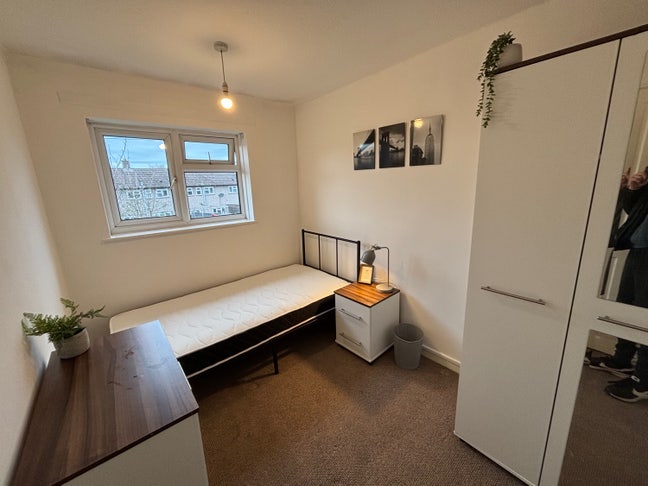 Single bedroom available now 🏠 Main Photo