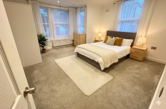 Inviting Room - 5min to Tube - Close to Stores! Main Photo