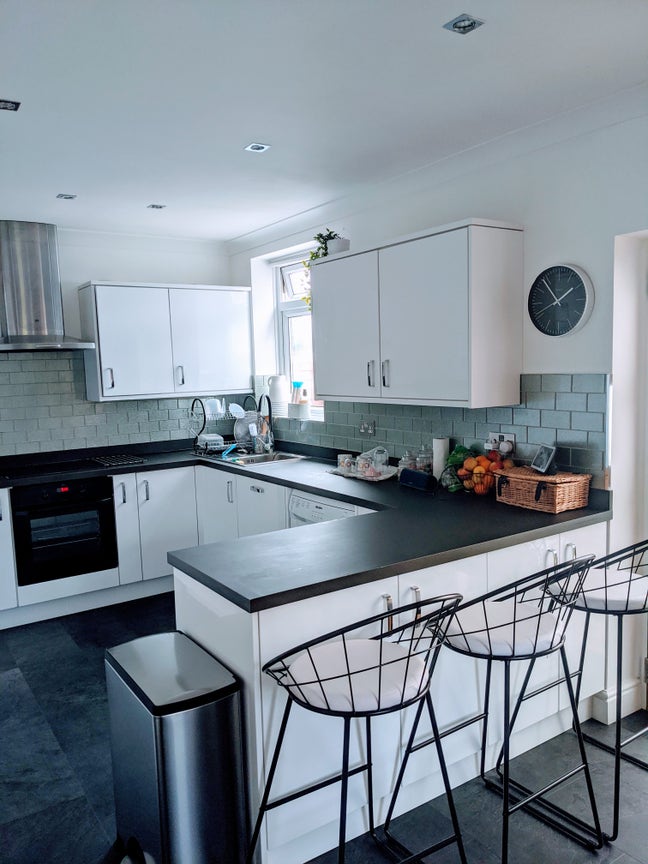 Double Spacious Room for Rent Main Photo