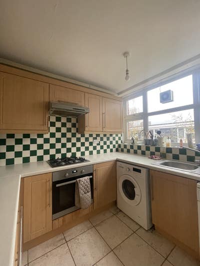1X Double & 1X Single in Clapham Junction Main Photo