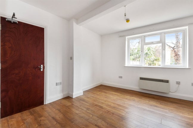 Studio flat, next to Kentish town station Main Photo