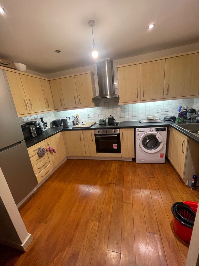 Very big double room with balcony view available Main Photo