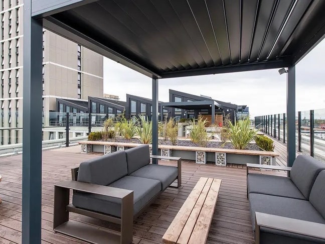 Xxlarge Zenith Studio  Main Photo