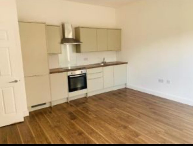 One-Bedroom studio flat available - Tooting  Main Photo