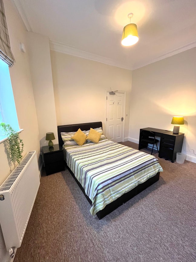 Bills Included - Luxury, Location, Lifestyle Main Photo