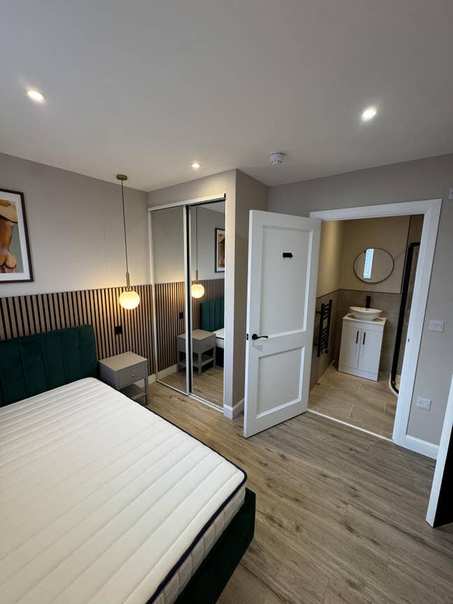 Last room left- luxury property Main Photo