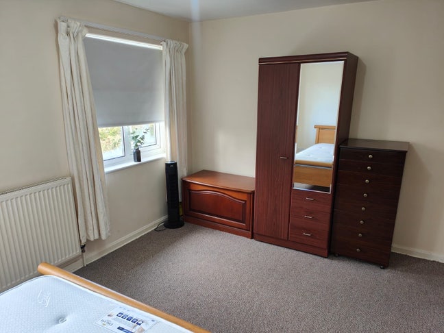 Double Room with a Kingsize Bed + lots of Storage Main Photo