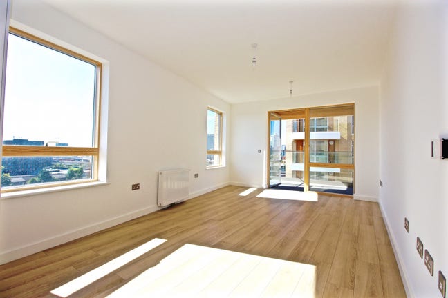 2 BED FLAT- E16 Main Photo