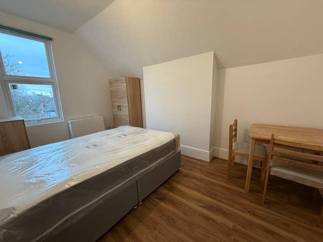 Double Room/No deposit/All bills included Main Photo