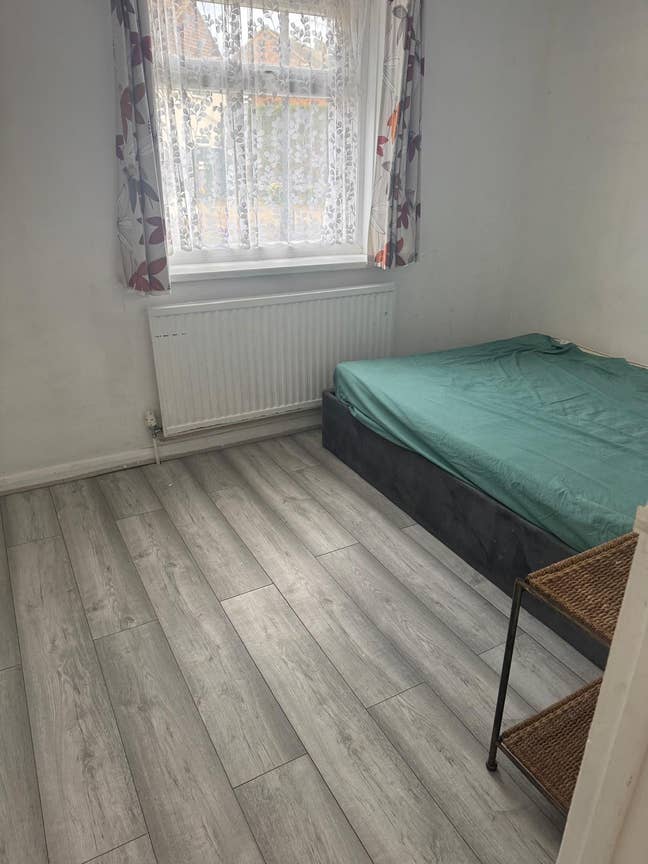 Flexible Living in Slough –Single, Couple & Family Main Photo