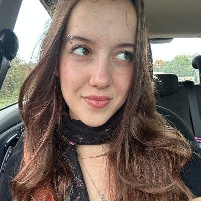 3 girls looking for 1-2 flatmates! Main Photo