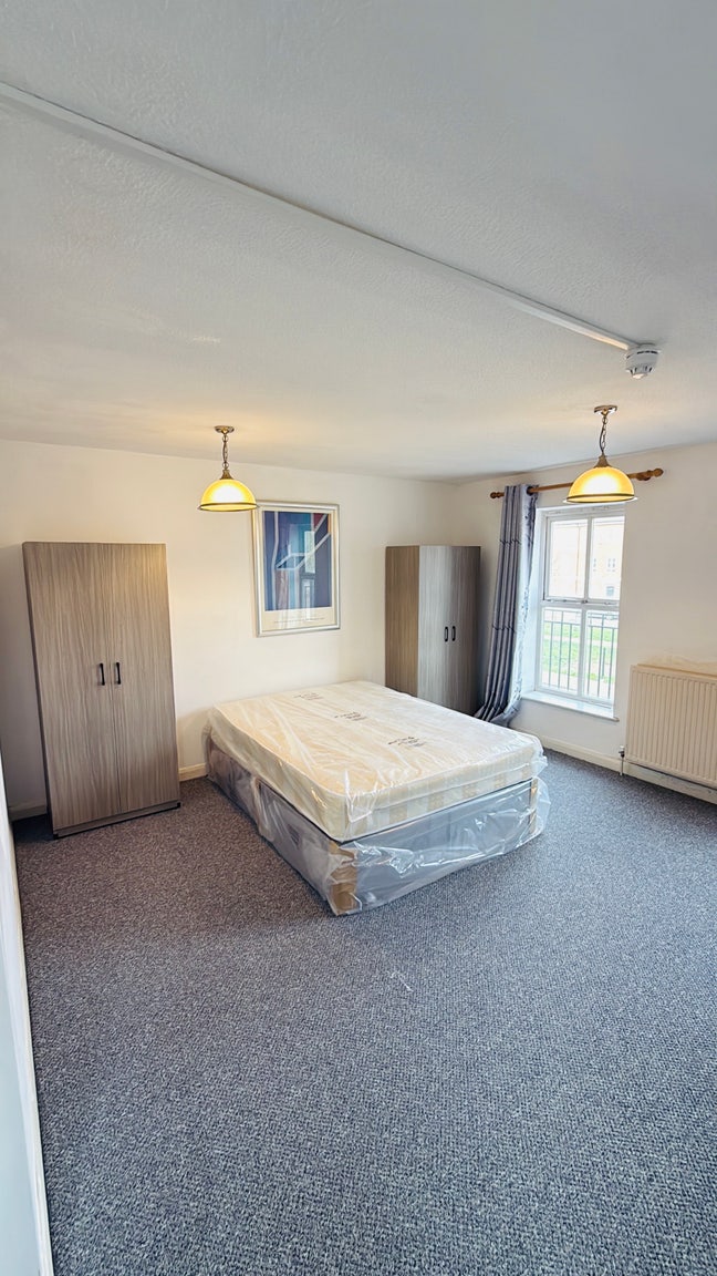 Large Double Room | All Bills Included Main Photo