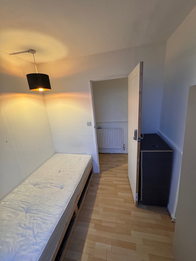 Nice Room in Tower Bridge-5mins 🚂-Bills Included✅ Main Photo