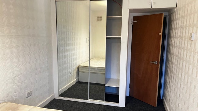 Shared Accommodation  Available Main Photo