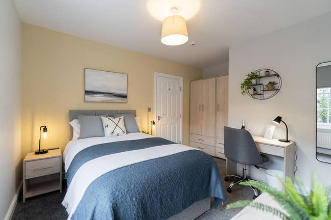 Beautifully designed - Close to Town Centre Main Photo