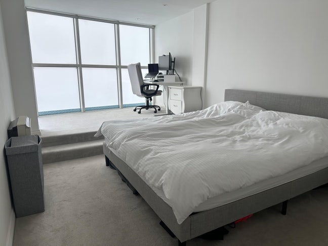 Barbican Spacious Super King Bedroom Main Photo