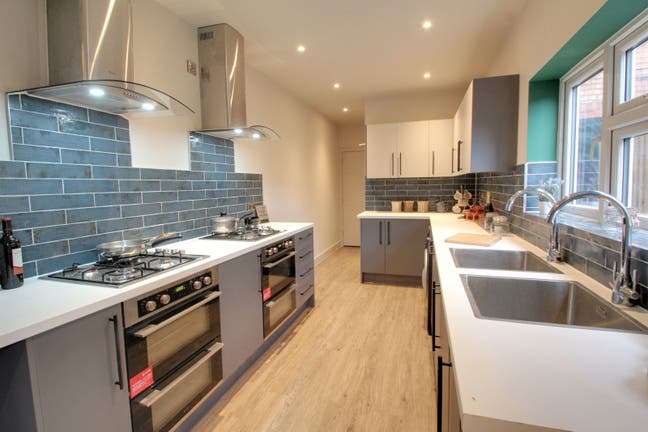 🔑 Modern Leicester Rooms | Easy Move-In Main Photo