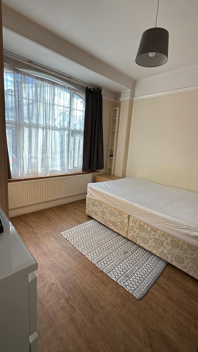 Double room in Wood Green  Main Photo