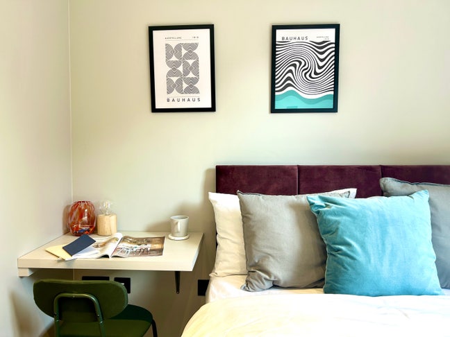 Walking Distance to Town 💚 Don't Miss Out 
 Main Photo