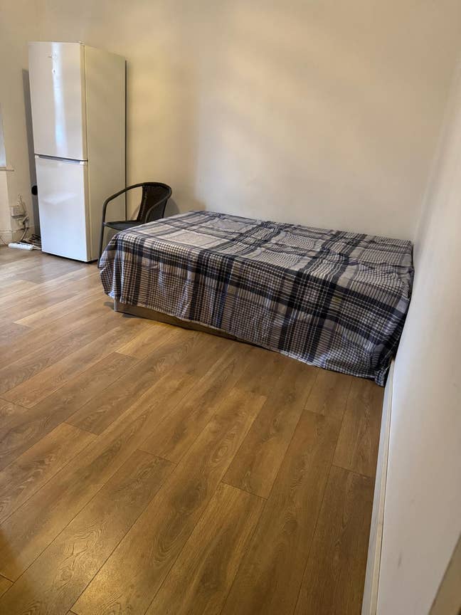 Lovely double bedroom in hounslow central Main Photo