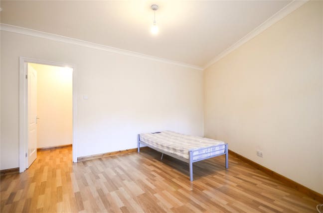 This beautifully presented two-bedroom apartment o Main Photo
