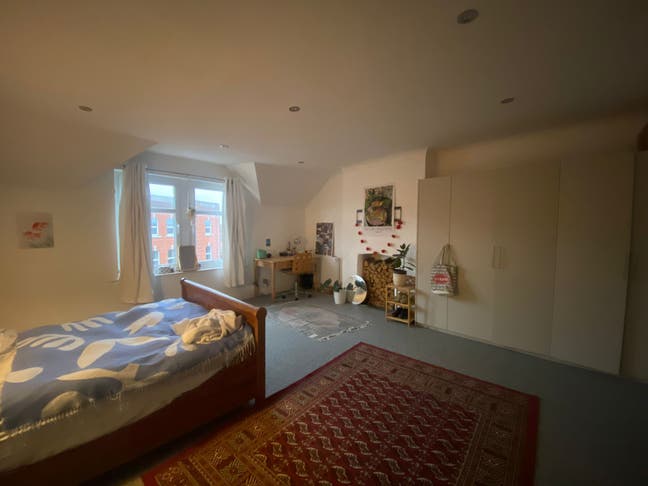 Very Large Room in Southbourne Area Main Photo
